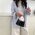 New PU soft leather small square bag with flap design, niche style, handbag, phone bag, solid color, fashionable and versatile small tote bag